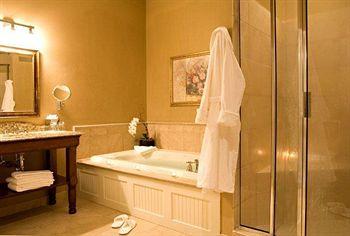 The Clarke Hotel Waukesha Dış mekan fotoğraf