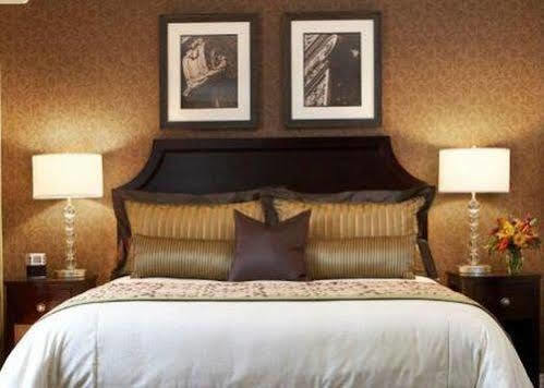 The Clarke Hotel Waukesha Oda fotoğraf